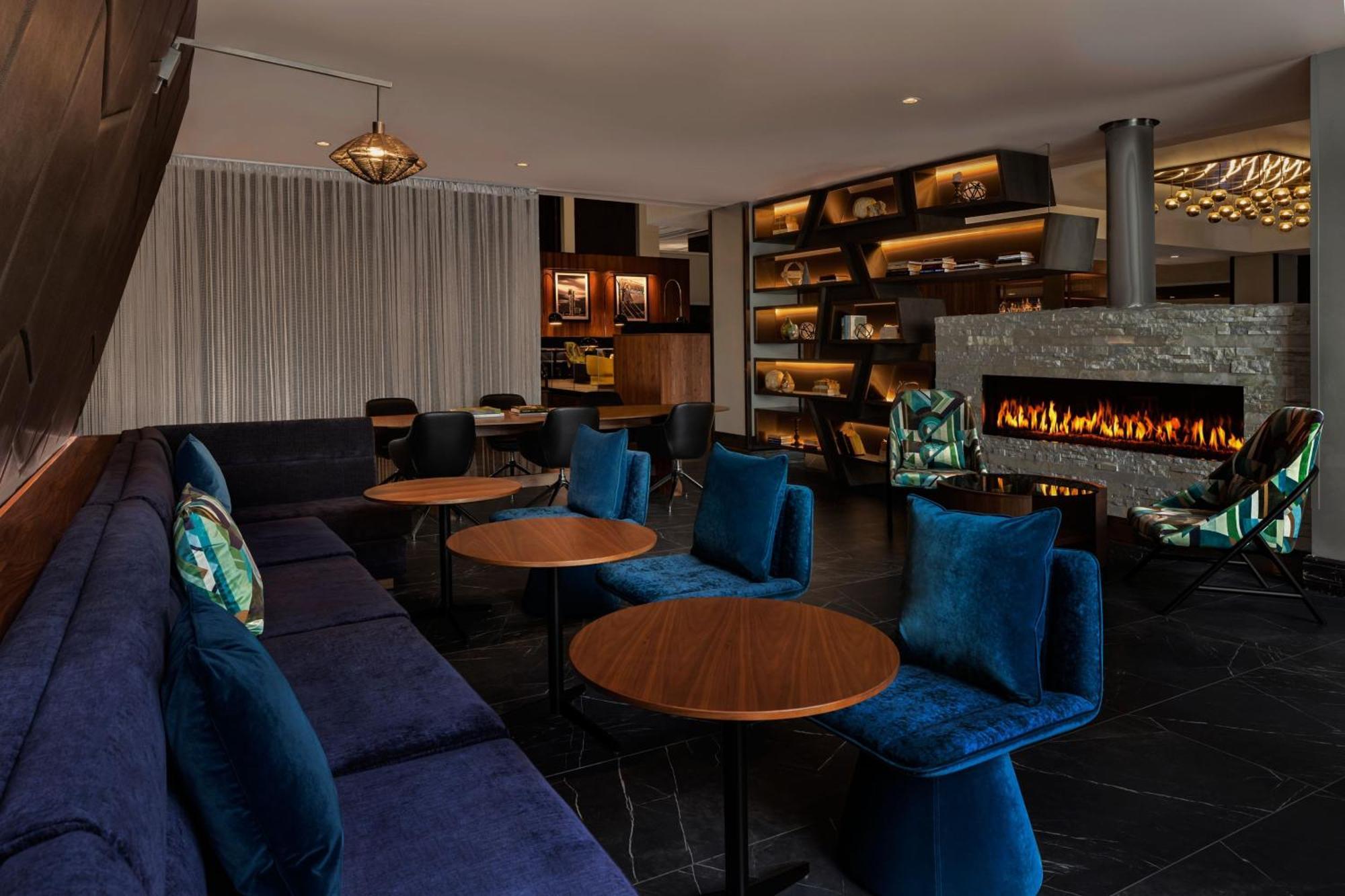 Hotel Renaissance & Conference Center 4*